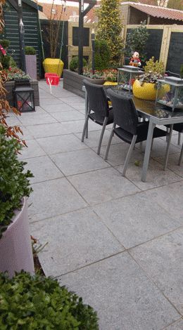 Tegel Flamed Bluestone 600x600x30 met gezaagde kanten 