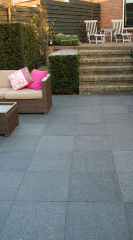 Tegel Basalt Basaltino Flamed 800x800x30 geborsteld strak